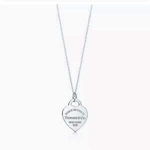 Return to Tiffany Heart Tag Pendant (Medium) and Necklace